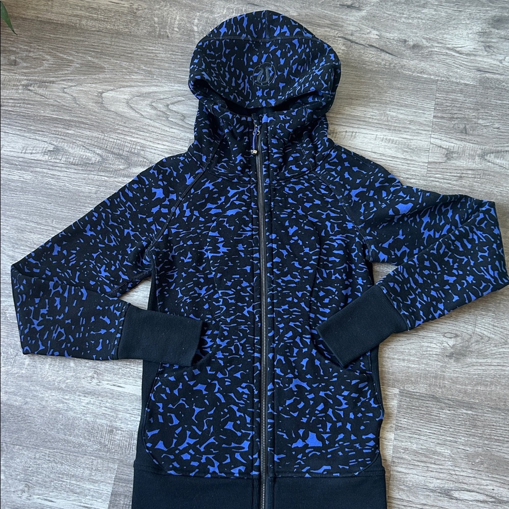 Lululemon scuba Black and Blue Patterned Hoodie size 2